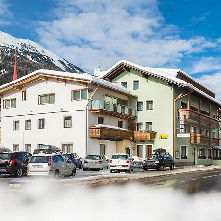 Garni Apparthotel St Valentin 圣瓦伦蒂诺阿拉穆塔 外观 照片