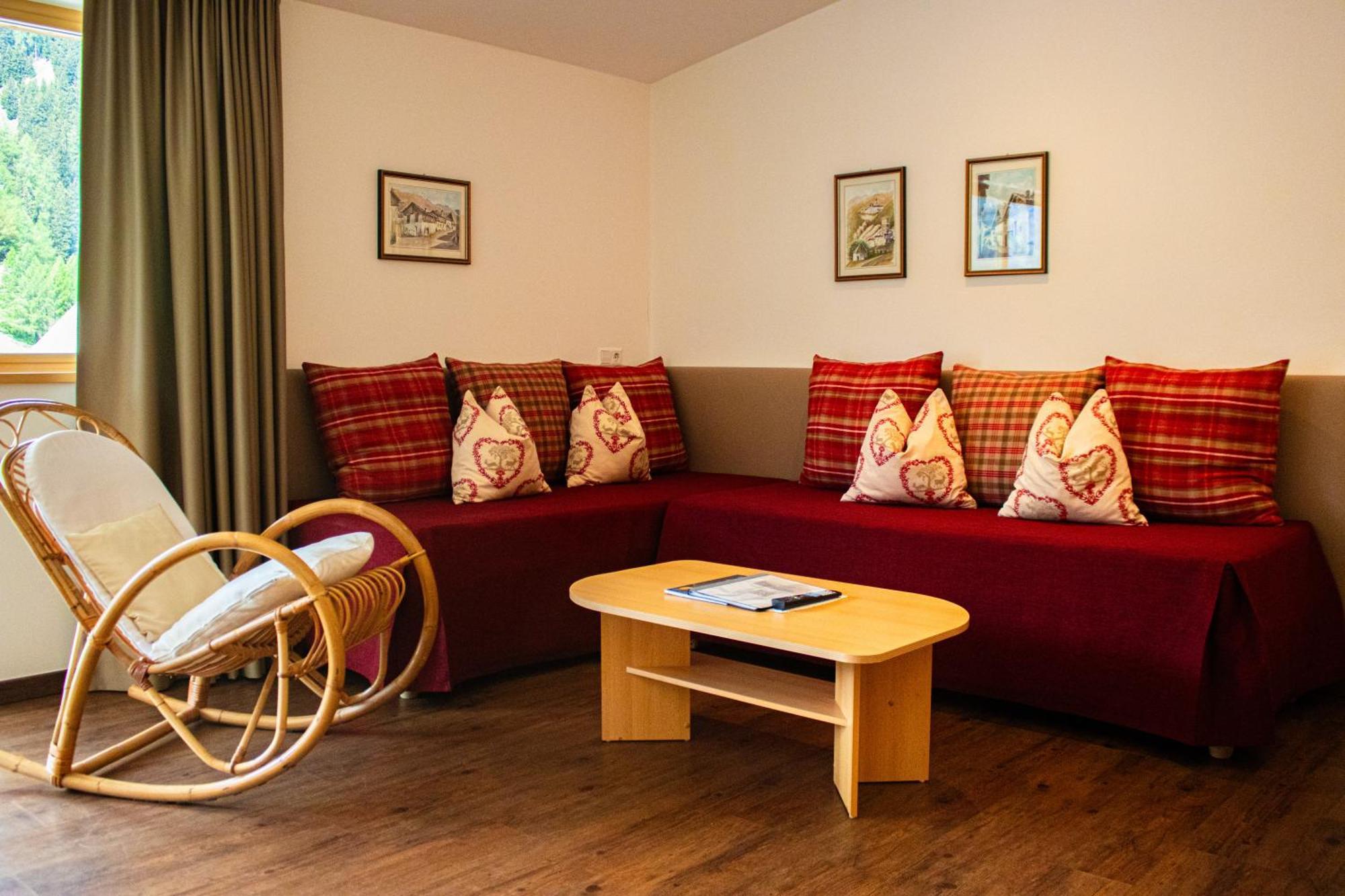 Garni Apparthotel St Valentin 圣瓦伦蒂诺阿拉穆塔 外观 照片